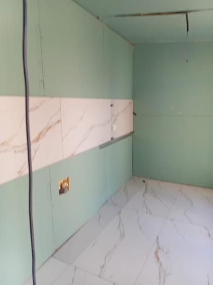 Apartament cu 3 camere semidecomandat în Giulești