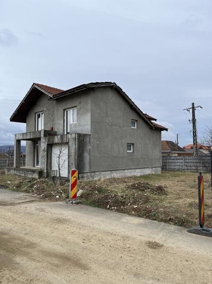 Casă cu 4 camere în Central