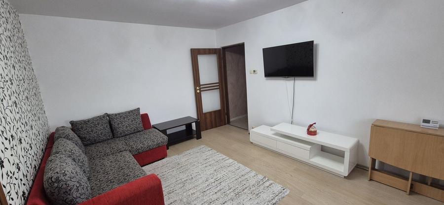Apartament cu 3 camere semidecomandat în Cumpăna