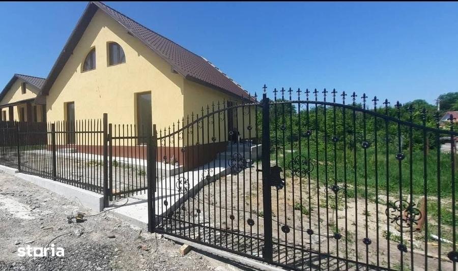 Casă cu 4 camere cu Teren 600 Mp în Voinești