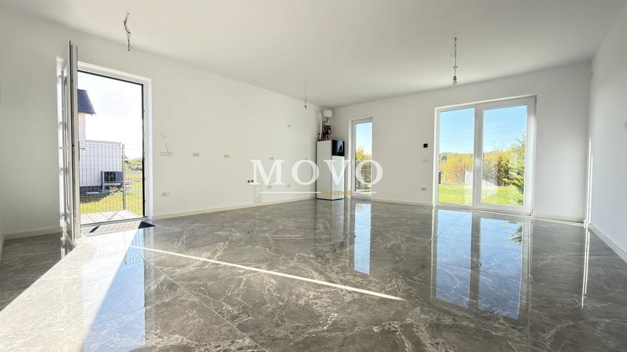 Duplex cu 3 camere cu Canalizare în Dumbrăvița