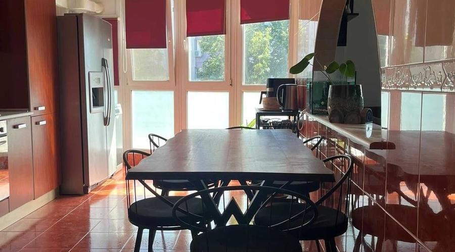 Apartament cu 4 camere decomandat în Dristor