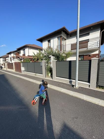 Casă cu 4 camere cu Teren 250 Mp în Central