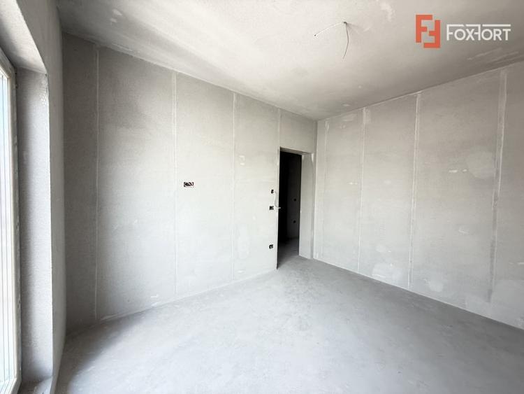 Duplex cu 4 camere cu Canalizare în Săcălaz