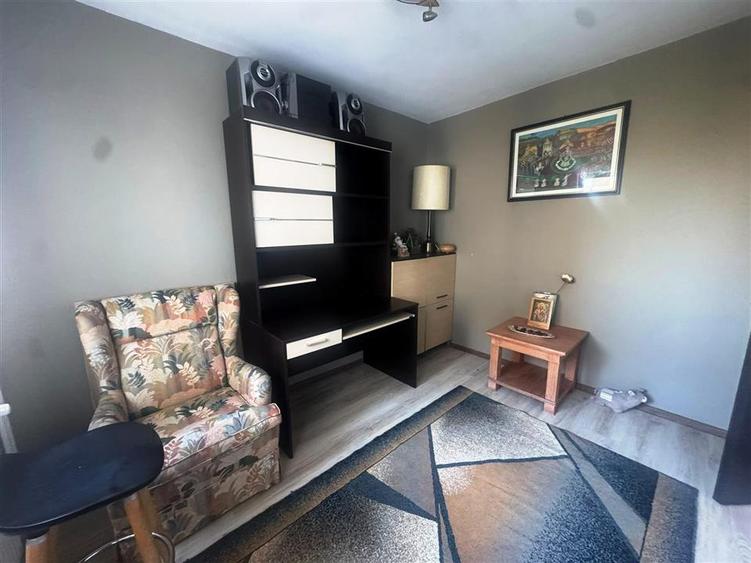 Apartament cu 3 camere decomandat, mobilat în Republicii