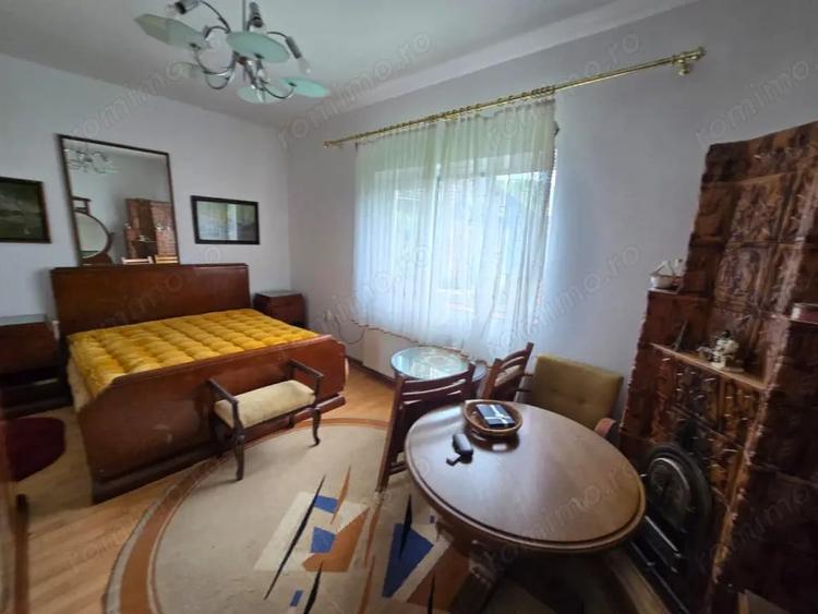 Casă cu Teren 1210 Mp în Mălureni
