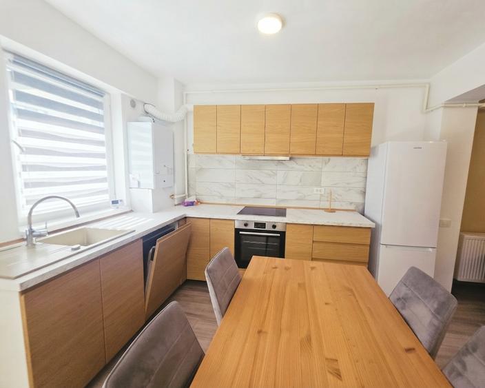 Apartament cu 2 camere semidecomandat în Tractorul