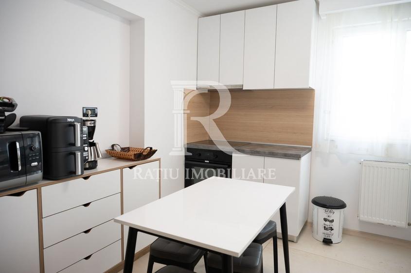 Apartament cu 3 camere decomandat, mobilat în Rogerius