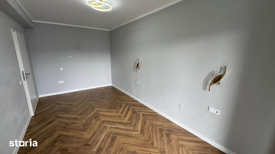 Apartament cu 3 camere decomandat în Cristian
