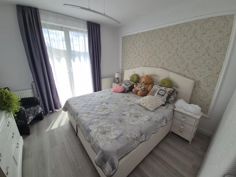 Duplex cu 5 camere cu Teren 159 Mp în Florești