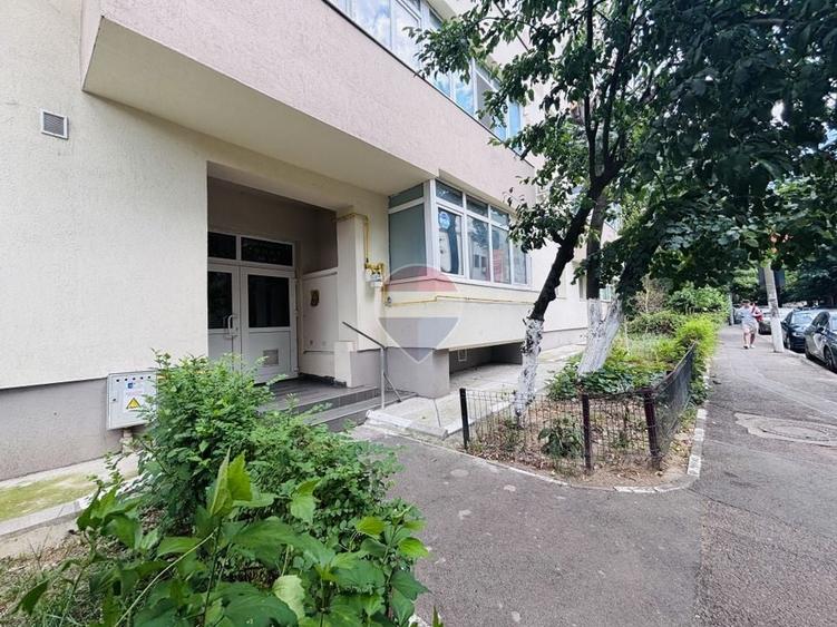 Apartament cu 3 camere decomandat, mobilat în Ștefan cel Mare