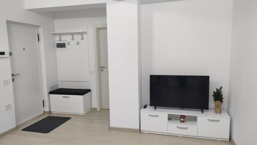 Apartament cu 2 camere decomandat în Micro 17