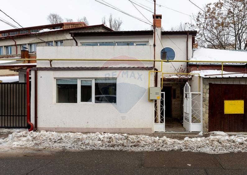 Casă individuală cu 1 camere cu Canalizare în Gară