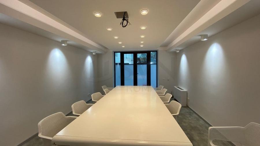 Casă cu 5 camere cu Teren 368 Mp în Armeneasca