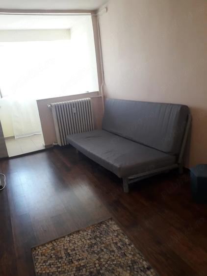 Garsonieră semidecomandată în Titan