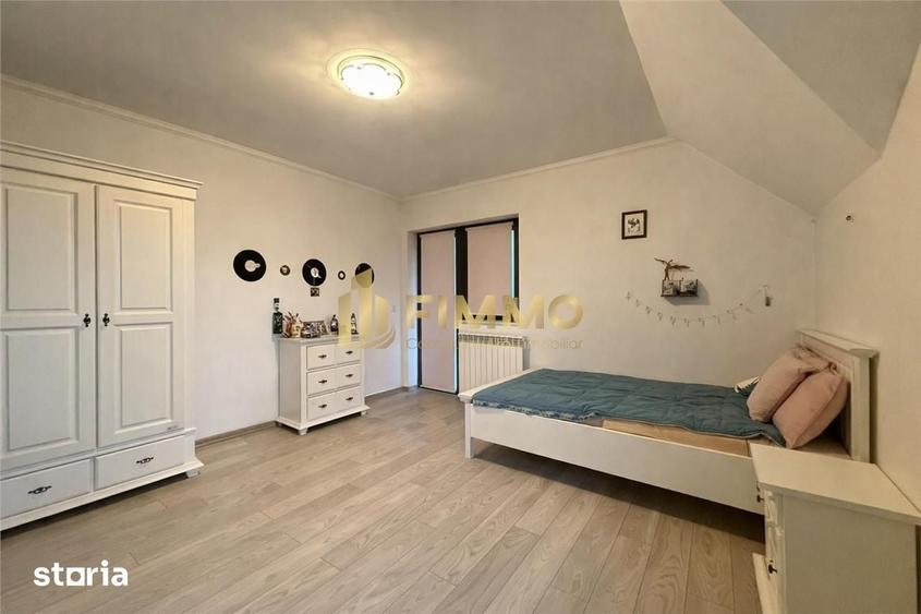 Casă cu 6 camere cu Teren 1000 Mp în Șcheia