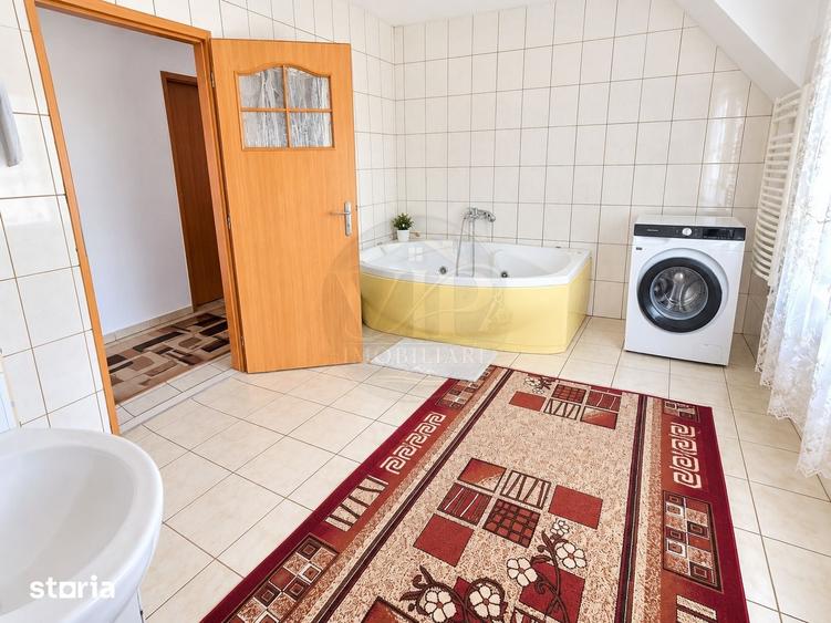 Casă cu 7 camere cu Teren 1500 Mp în Sâncel