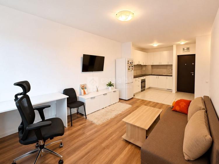 Apartament cu 2 camere semidecomandat, mobilat în Tătărași