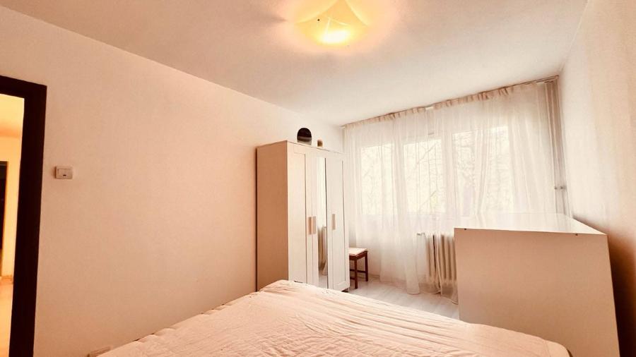 Apartament cu 3 camere semidecomandat în Brâncoveanu