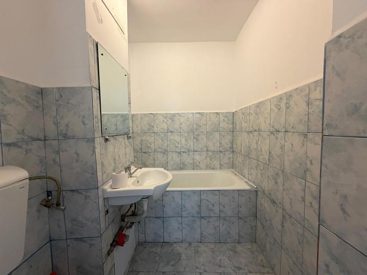 Apartament cu 2 camere semidecomandat în Fundeni