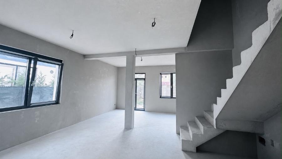Duplex cu 4 camere cu Canalizare în Dumbrăvița
