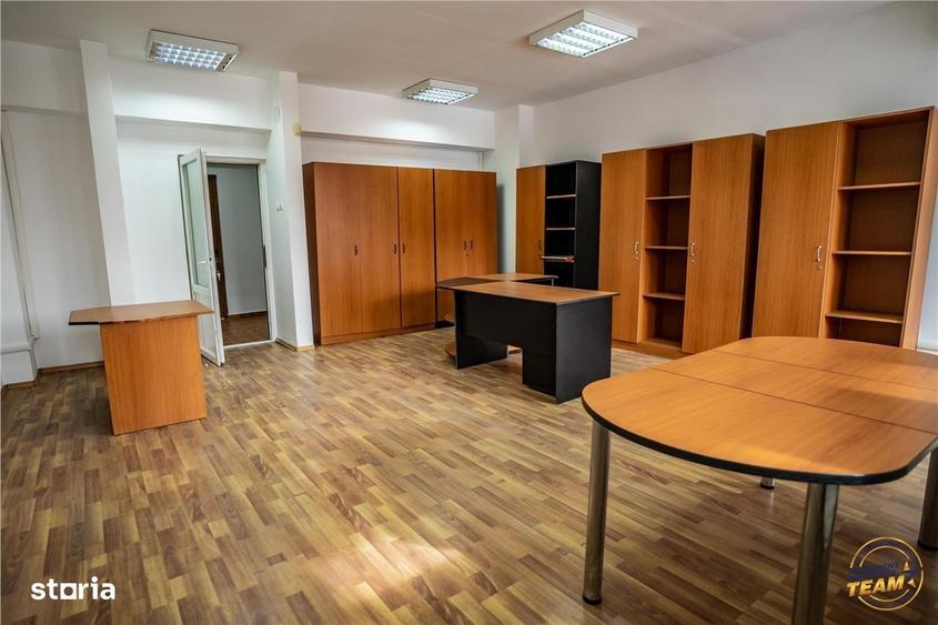 Spațiu comercial, de 40 mp, în Tractorul