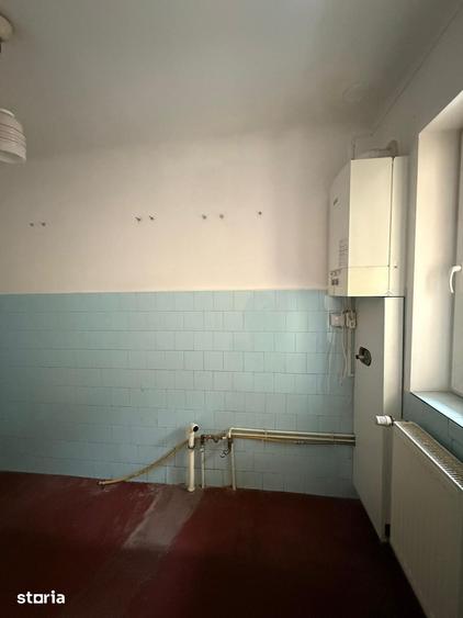 Apartament cu 3 camere semidecomandat în Andrei Mureșanu