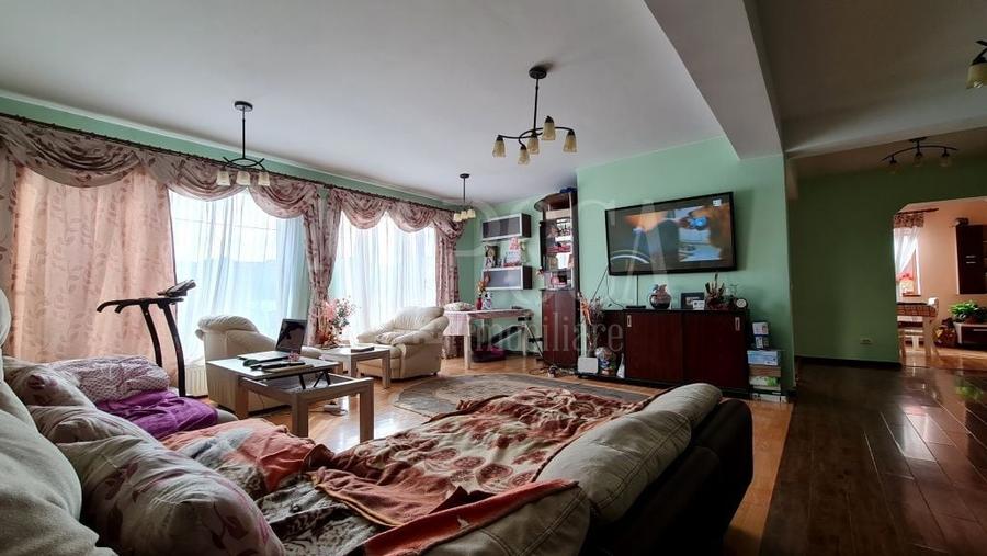 Casă individuală cu 5 camere cu Canalizare în Apahida