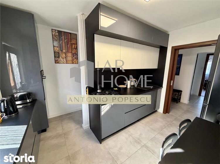 Apartament cu 3 camere decomandat, mobilat în Central
