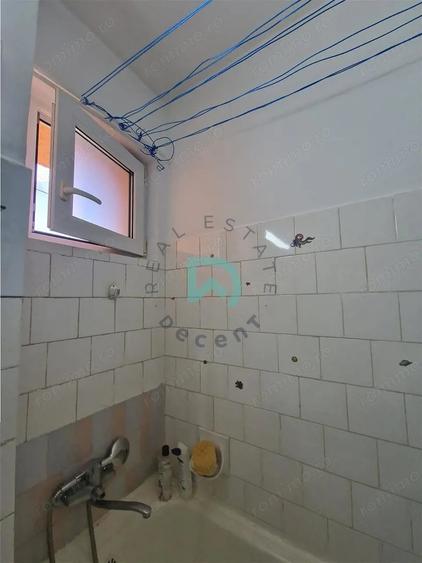 Apartament cu 3 camere decomandat în Astra