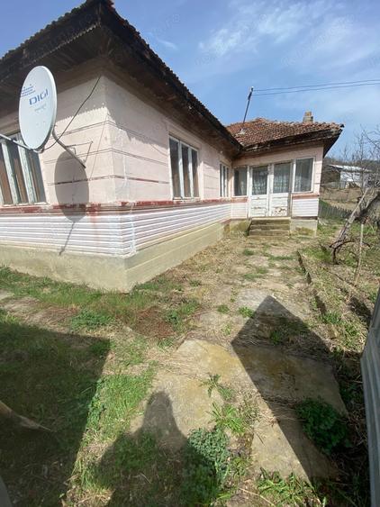 Casă cu 4 camere cu Teren 910 Mp în Nistorești