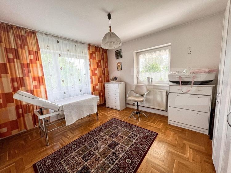 Casă individuală cu 8 camere cu Garaj în Codlea