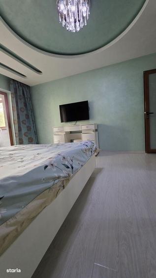 Apartament cu 3 camere decomandat în Barieră