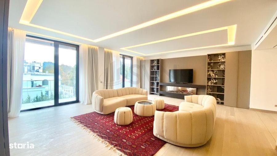Apartament cu 4 camere decomandat în Kiseleff