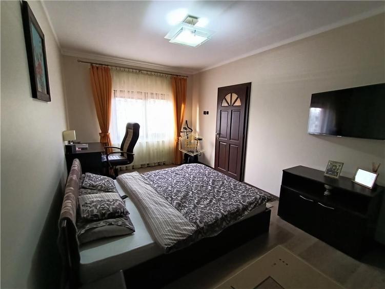 Casă cu 4 camere în Horea
