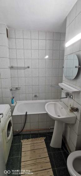 Apartament cu 3 camere decomandat în Tudor