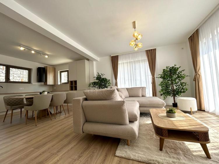 Casă individuală cu 4 camere cu Garaj în Dâmbul Rotund