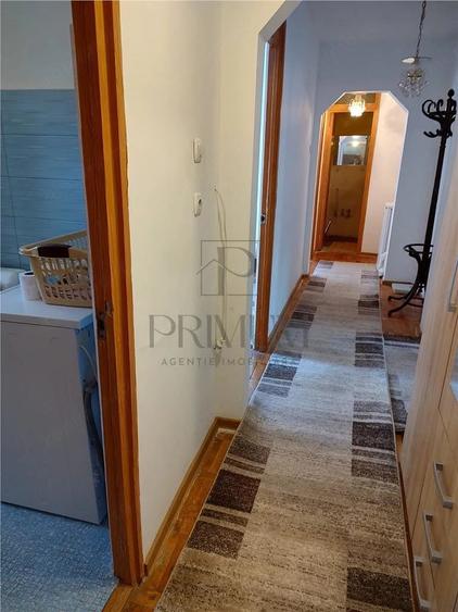 Apartament cu 4 camere decomandat în Girocului