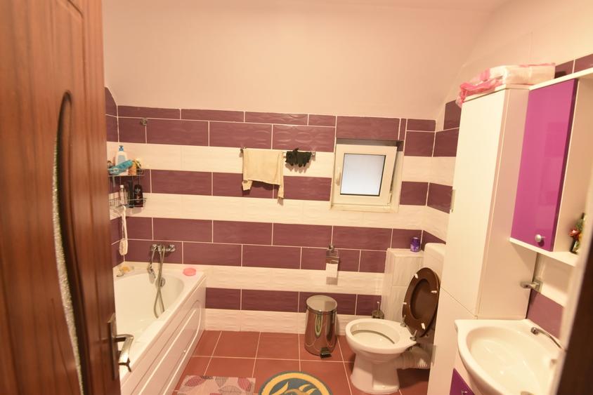 Casă individuală cu 5 camere cu Canalizare în Clinceni