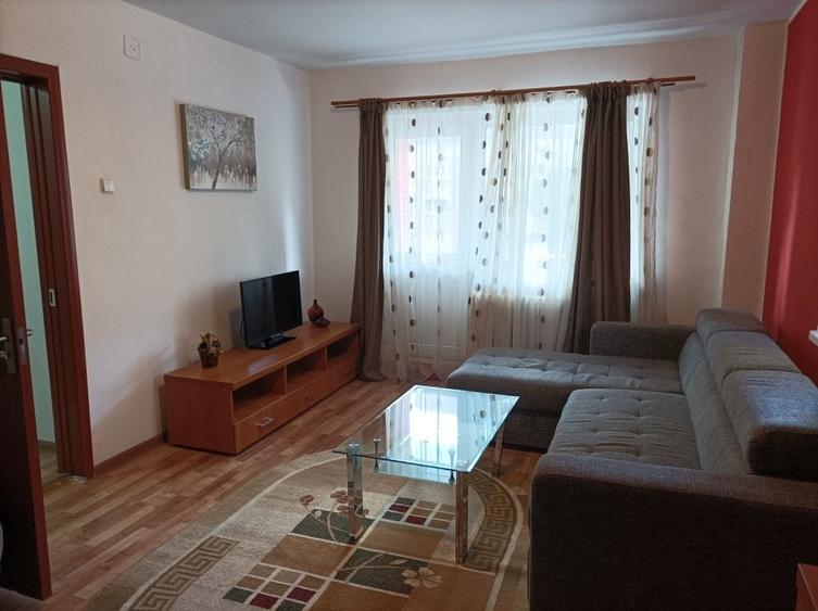 Apartament cu 2 camere decomandat, mobilat în Centrul Civic