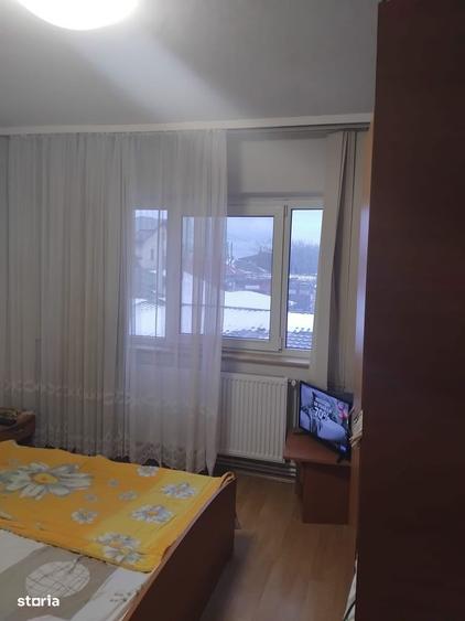 Apartament cu 2 camere decomandat în Poarta 6