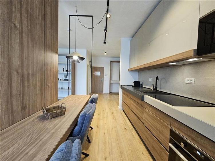 Apartament cu 2 camere decomandat, mobilat în Blumăna