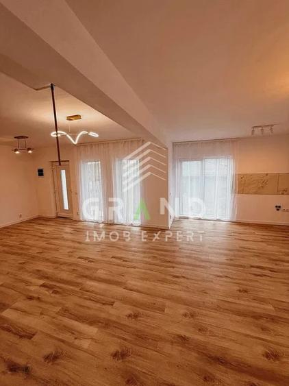 Casă individuală cu 4 camere cu Canalizare în Exterior Nord
