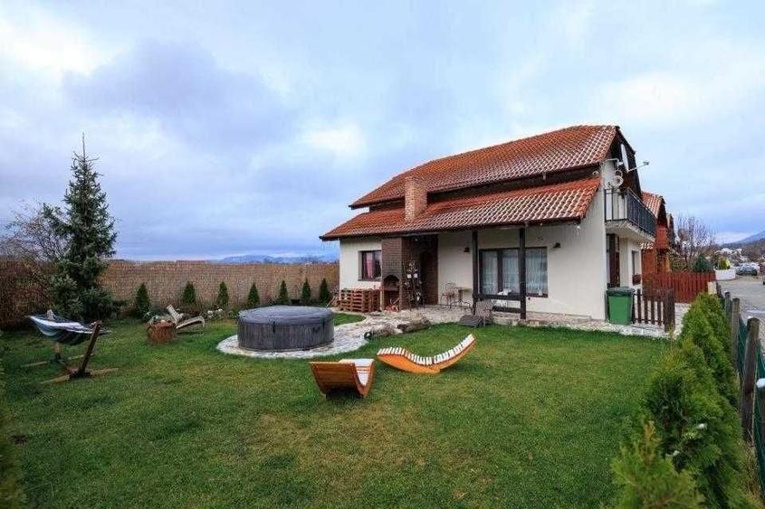 Casă cu 4 camere cu Teren 200 Mp în Tohanu Nou