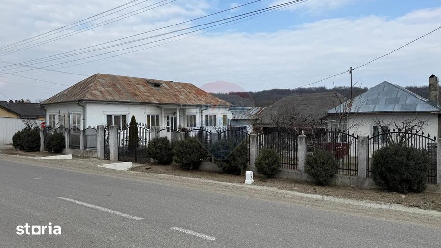 Casă cu 3 camere cu Teren 990 Mp în Fitionești