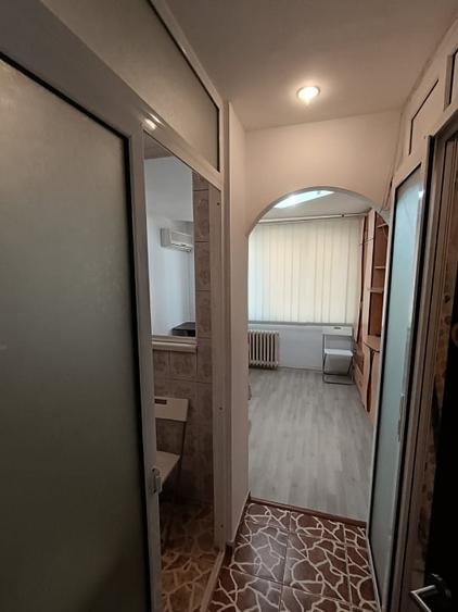 Garsonieră semidecomandată, mobilată în Nicolina