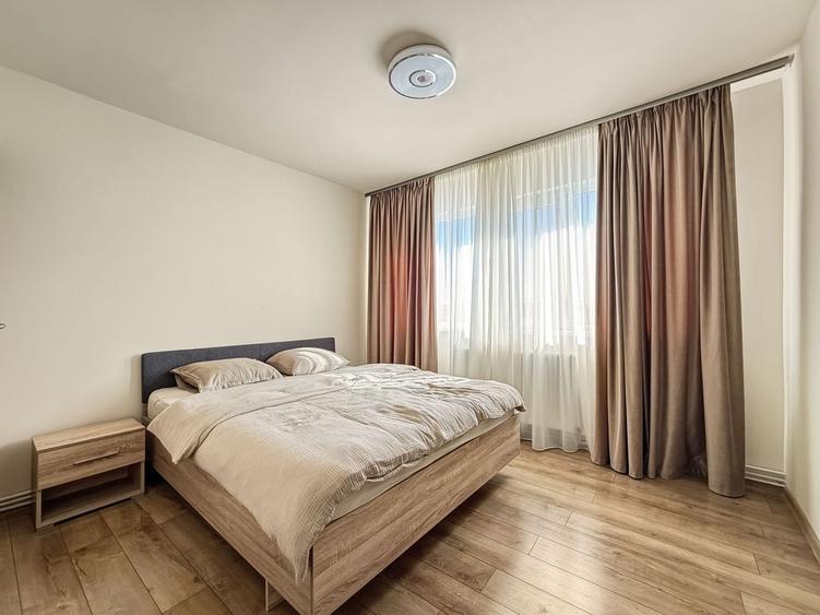 Apartament cu 4 camere decomandat, mobilat în Central