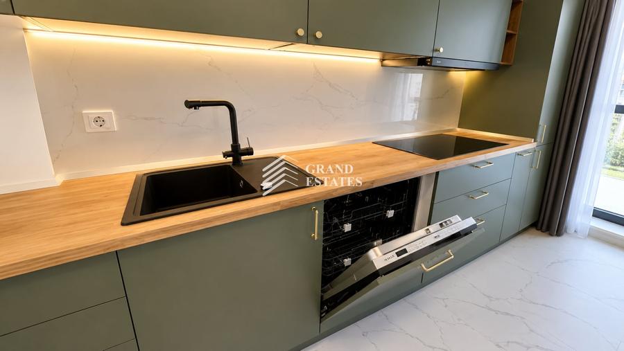 Apartament cu 3 camere semidecomandat, mobilat în Otopeni