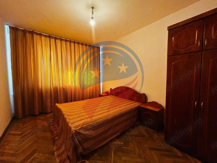 Apartament cu 4 camere decomandat în Central