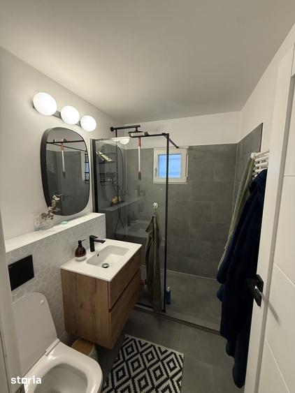Apartament cu 3 camere decomandat în Între Lacuri